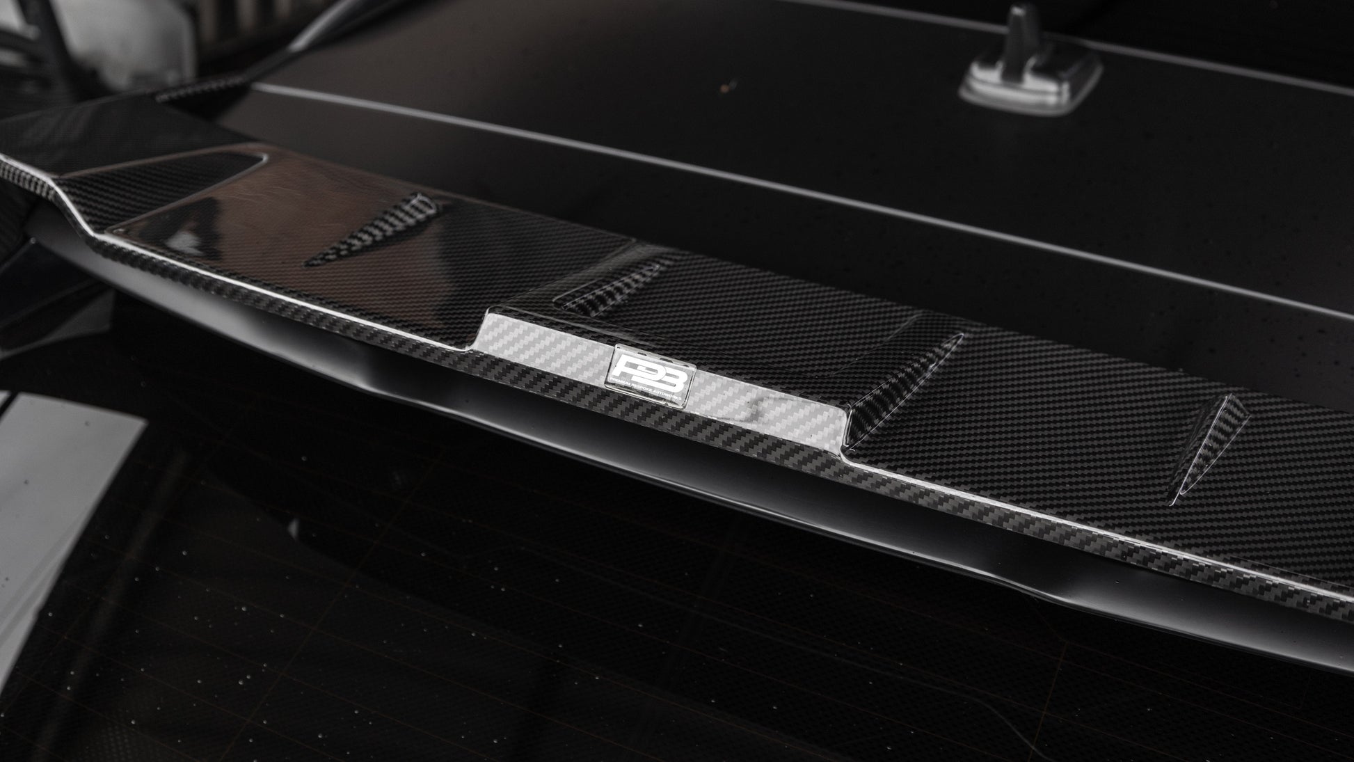 2020 Audi RS6 C8 Carbon Fibre Roof Spoiler 